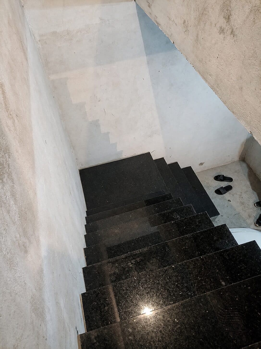 Escada revestida em pedra — projeto 03